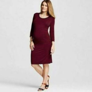 Liz Lange • Knit 3/4 Sleeve Maternity Dress